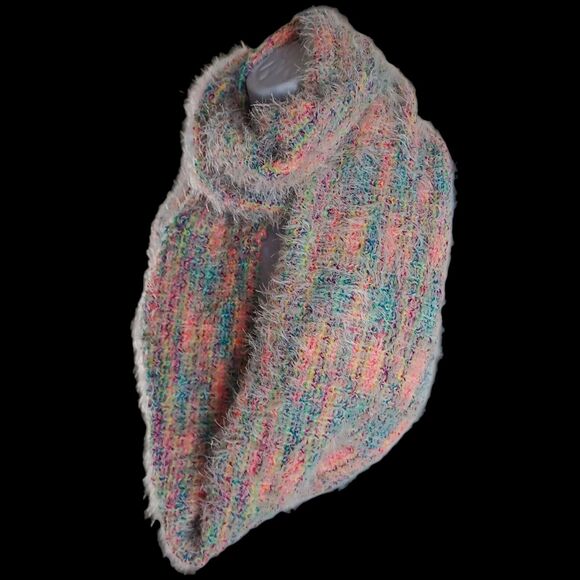 Steve Madden NWT Fuzzy Eyelash Knit Infinity Loop Scarf Pastel Rainbow Soft Cozy - Picture 4 of 10